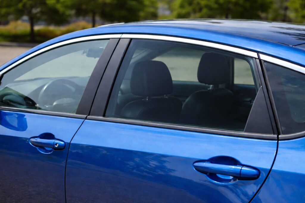 door glass on car door glass replacement